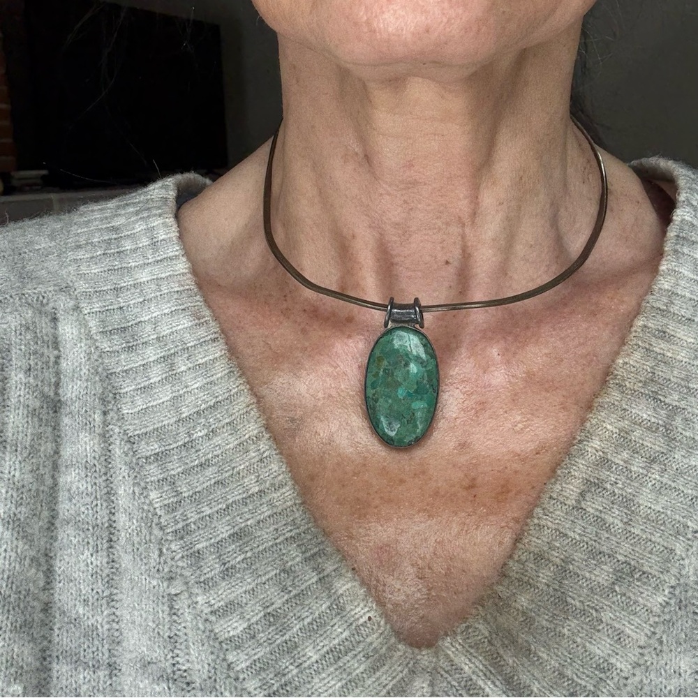 Lovely green blue stone pendant set in silver - Picture 5 of 5